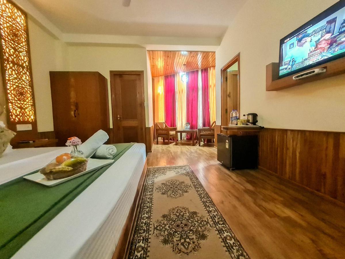 Hotel Mountain Top Маналі Екстер'єр фото